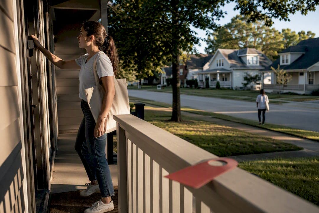 Knock 1,000 Doors to Win: Small Town Campaigning That Works